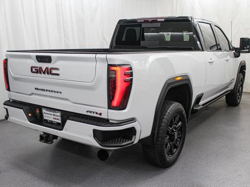 Used 2024 GMC Sierra 2500 AT4 w/ AT4 Preferred Package AWD/4WD image 9