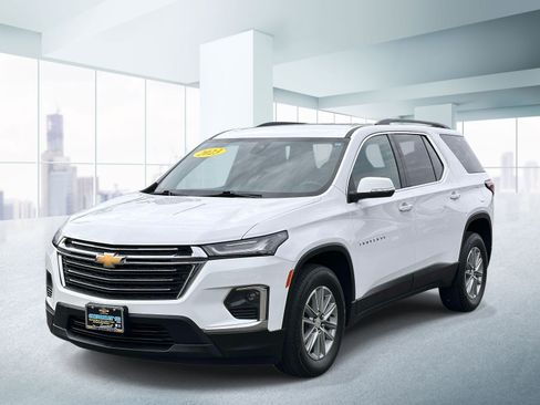 Used 2023 Chevrolet Traverse LT AWD/4WD image 1