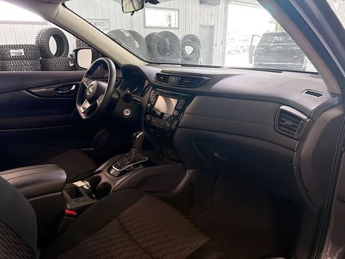 Used 2018 Nissan Rogue S AWD/4WD image 12