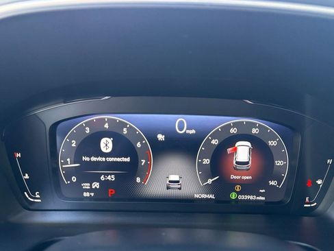 Used 2025 Honda Pilot Black Edition image 10