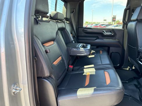 Used 2024 GMC Sierra 2500 AT4 w/ AT4 Premium Plus Package AWD/4WD image 17