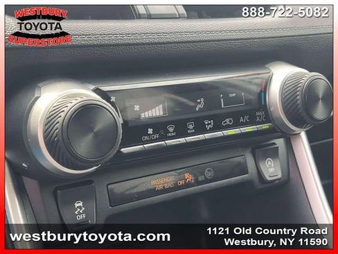 Used 2019 Toyota RAV4 LE w/ All Weather Liner Package AWD/4WD image 33