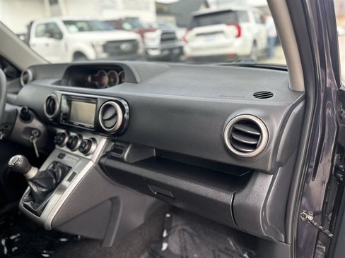 Used 2012 Scion xB FWD image 8