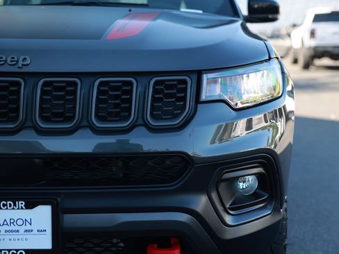 Used 2024 Jeep Compass Trailhawk AWD/4WD image 5