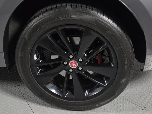 Used 2023 Jaguar F-PACE R-Dynamic S image 9