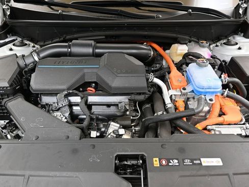 Used 2025 Hyundai Tucson Limited AWD/4WD image 9
