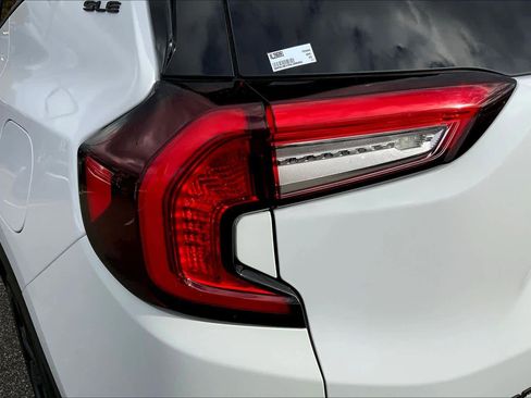 Certified 2022 GMC Terrain SLE w/ Driver Convenience Package image 26