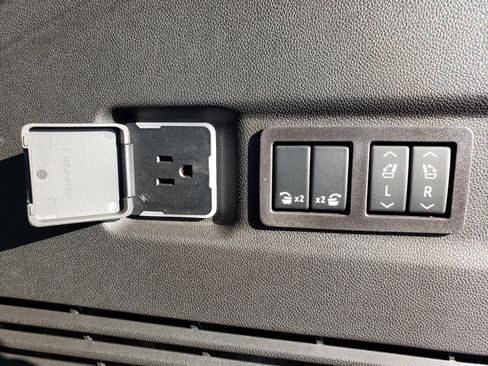 New 2026 Chevrolet Suburban LT w/ Comfort Package image 11