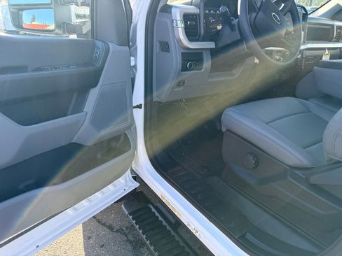 New 2025 Ford F550 4x4 Crew Cab Super Duty image 31