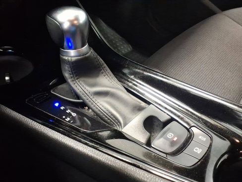 Used 2019 Toyota C-HR XLE image 16