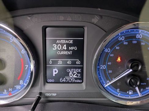 Used 2019 Toyota Corolla LE image 12