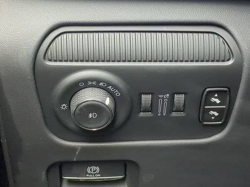 Certified 2025 Jeep Grand Wagoneer L Series III w/ Rear Seat Video Group 1 AWD/4WD image 31