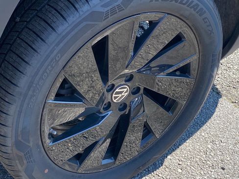 Certified 2024 Volkswagen Atlas SE AWD/4WD image 18