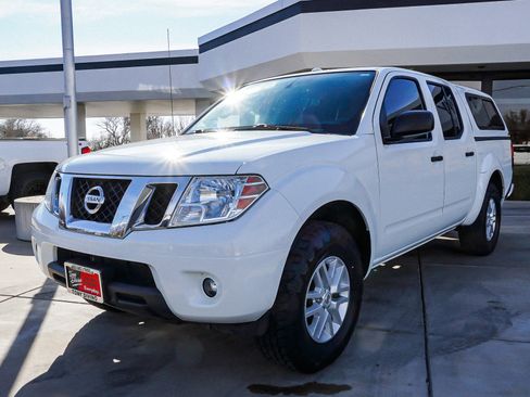 Used 2017 Nissan Frontier SV w/ SV Value Truck Package image 4