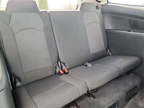Used 2017 Chevrolet Traverse LT image 22