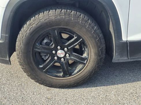 Used 2023 GMC Acadia AT4 w/ Preferred Package image 10