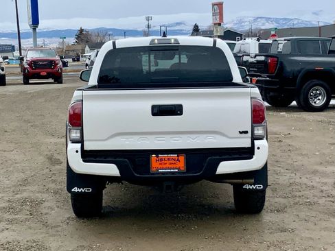 Used 2023 Toyota Tacoma TRD Off-Road w/ Technology Package image 4