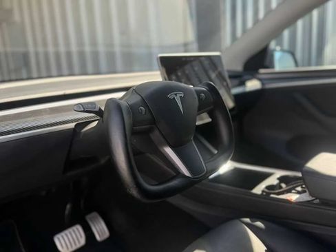 Used 2025 Tesla Model Y Performance AWD/4WD image 17