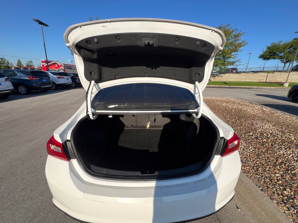 Used 2018 Chevrolet Malibu LT FWD image 21