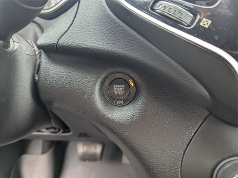 Used 2020 Jeep Cherokee Limited image 25