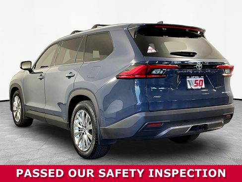Used 2024 Toyota Grand Highlander AWD image 4