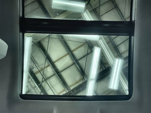 Used 2017 Toyota Highlander Limited Platinum w/ Carpet Mat Package image 28