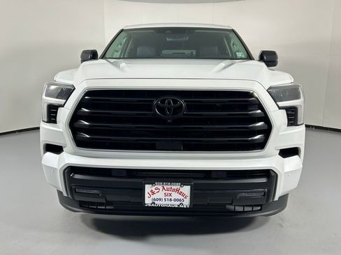 Used 2024 Toyota Sequoia Limited image 2