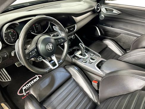 Used 2022 Alfa Romeo Giulia Veloce image 5