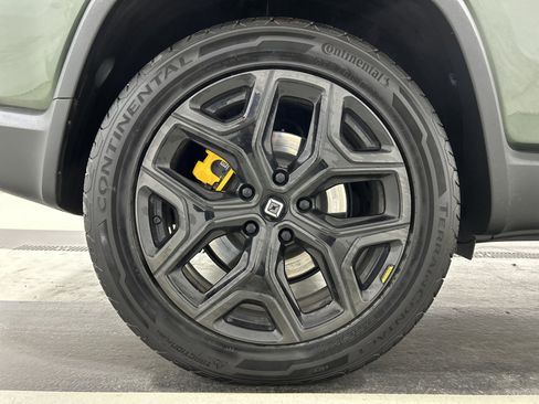 Used 2023 Rivian R1S Adventure image 12