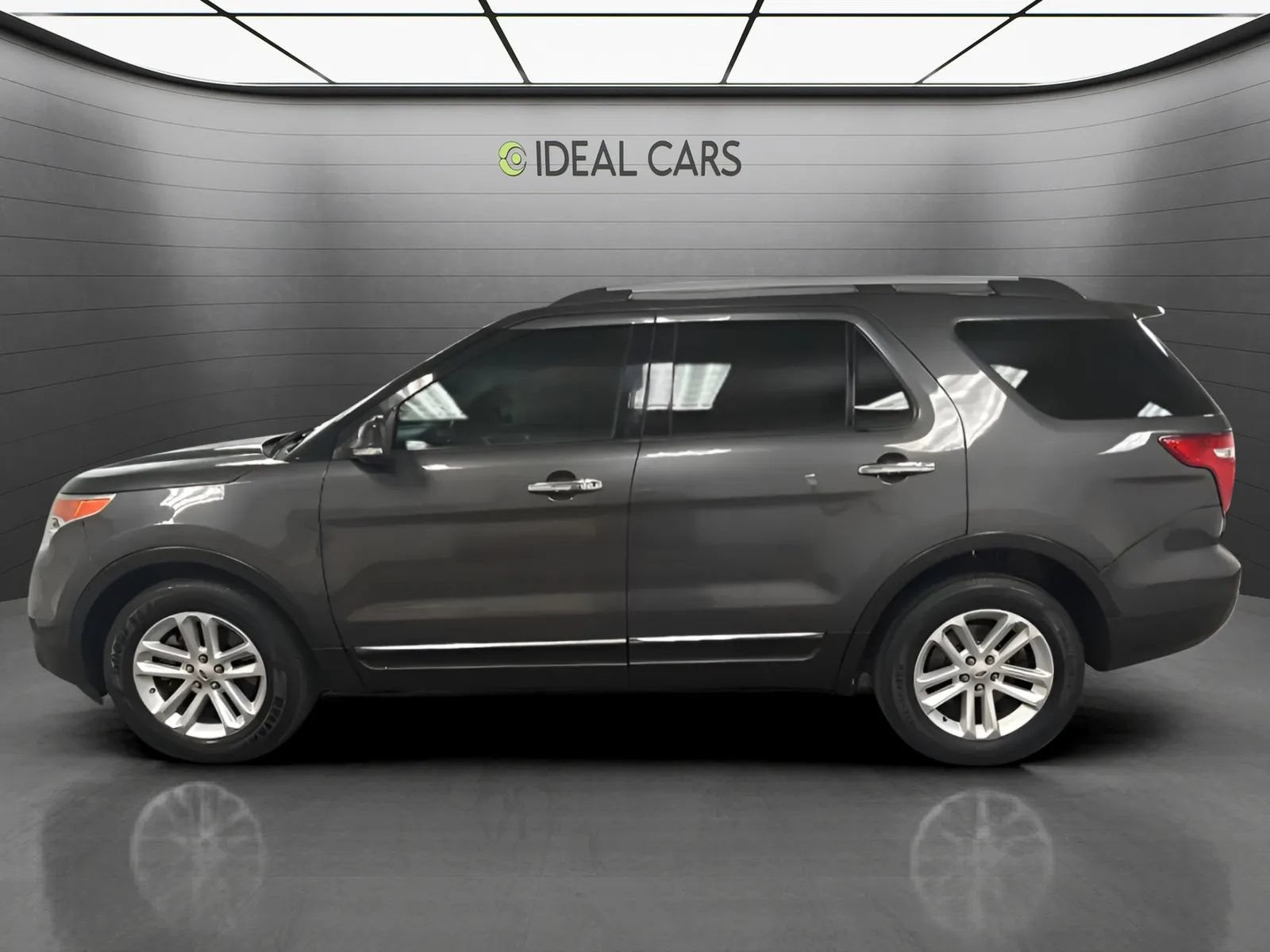 Used 2015 Ford Explorer XLT FWD image 8