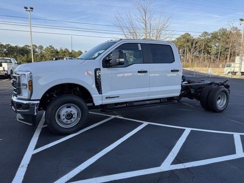 New 2025 Ford F350 XL w/ XL Chrome Package image 2