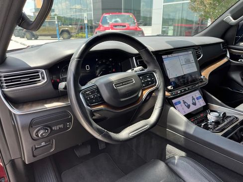 Used 2023 Jeep Grand Wagoneer 4WD image 7