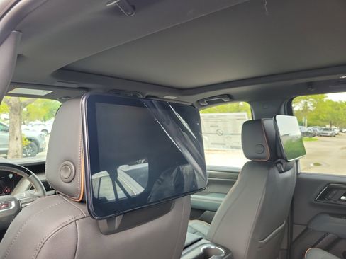 New 2026 GMC Yukon XL AT4 image 7