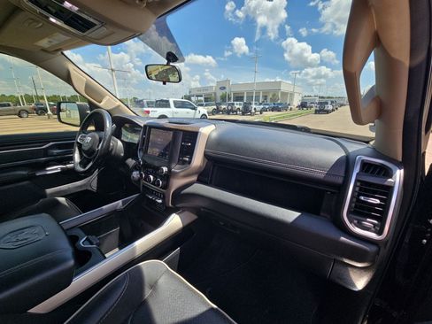 Used 2020 RAM 1500 Laramie RWD image 31