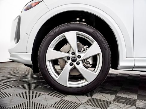 Certified 2025 Audi Q5 Premium w/ Premium Plus AWD/4WD image 4