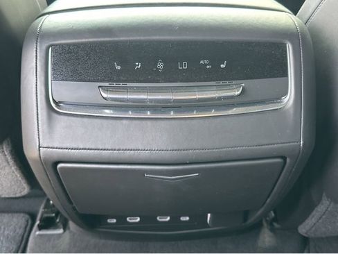 Used 2021 Cadillac Escalade ESV Premium Luxury Platinum AWD/4WD image 7