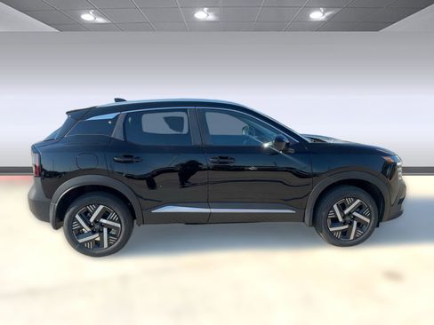 New 2026 Nissan Kicks SV image 7