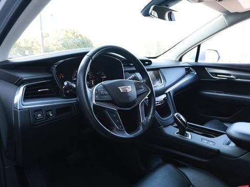 Used 2018 Cadillac XT5 Premium Luxury FWD image 30