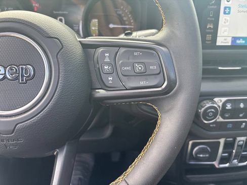 Used 2024 Jeep Wrangler Unlimited w/ Convenience Group AWD/4WD image 21