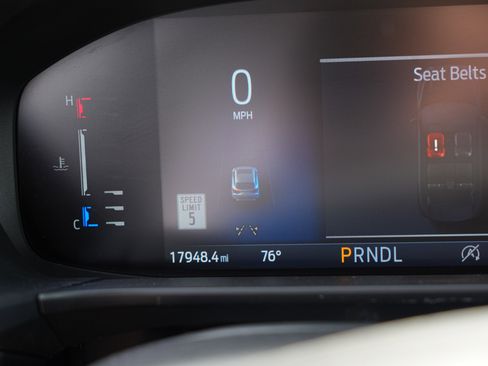 Used 2024 Ford Escape ST-Line w/ Tech Pack #1 FWD image 33
