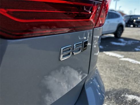 Used 2024 Volvo XC60 B5 Plus image 46