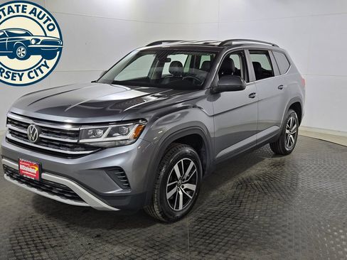 Used 2023 Volkswagen Atlas SE AWD/4WD image 3