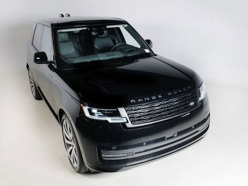 New 2025 Land Rover Range Rover SE image 28