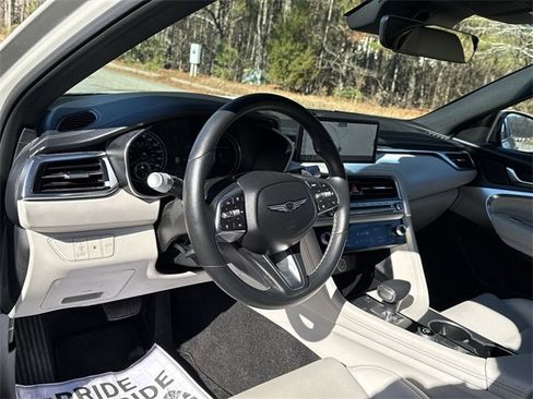 Used 2025 Genesis G70 2.5T image 11