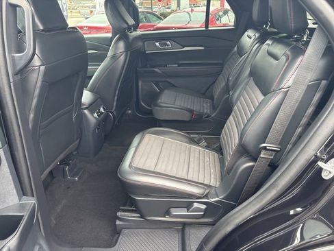 Used 2025 Ford Explorer ST-Line image 29