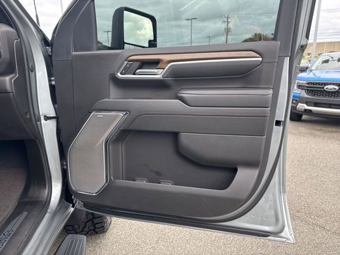 Used 2024 Chevrolet Silverado 2500 High Country w/ Z71 Off-Road Package image 22