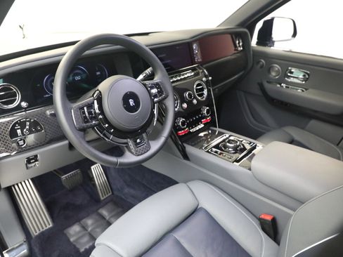 Certified 2025 Rolls-Royce Cullinan Black Badge image 16