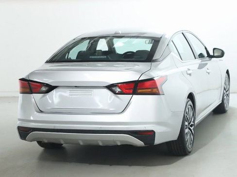 Used 2024 Nissan Altima 2.5 SV image 46