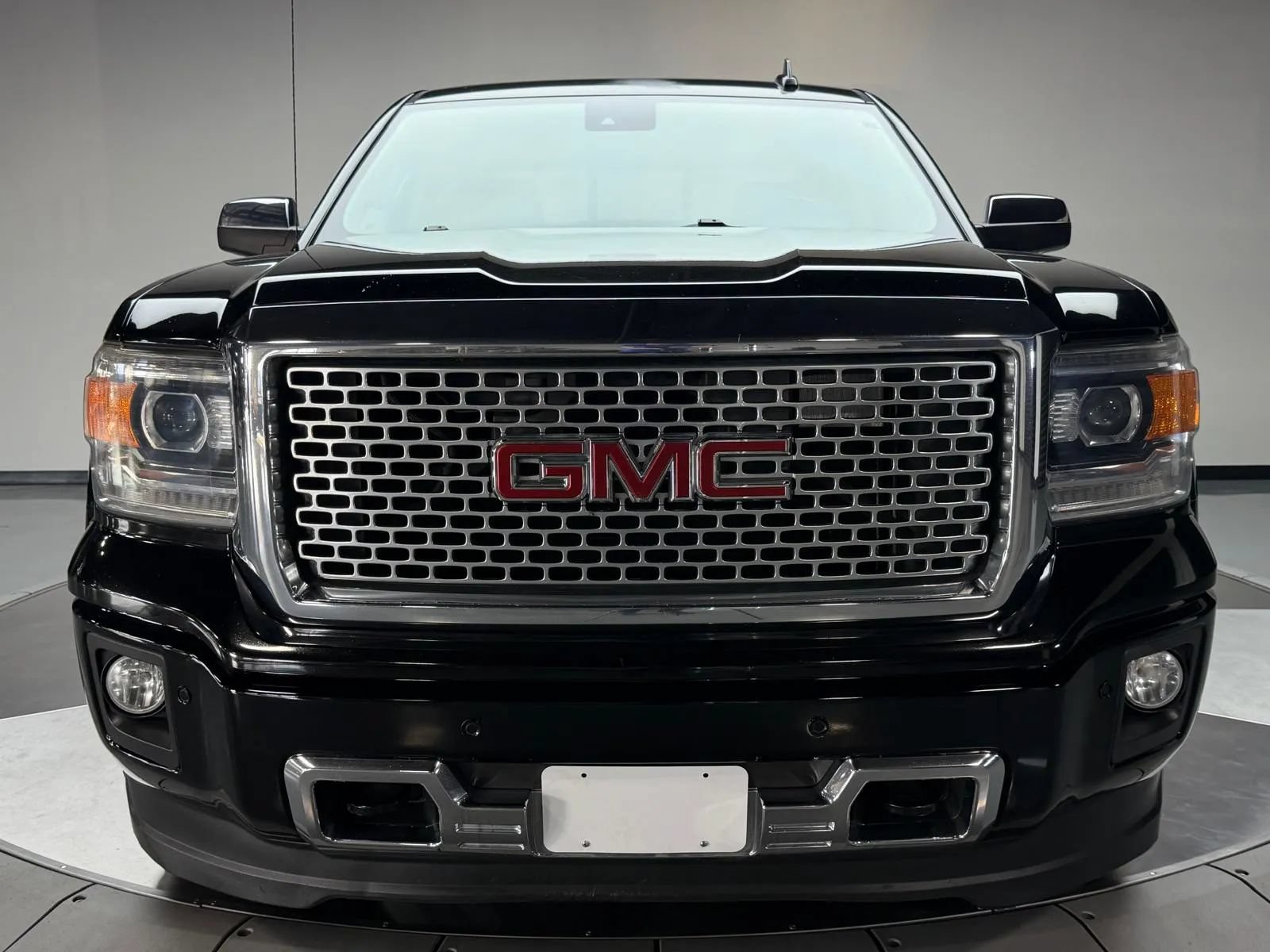 Used 2015 GMC Sierra 1500 Denali w/ Driver Alert Package AWD/4WD image 3