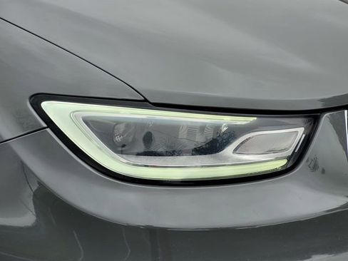 Used 2022 Chrysler Pacifica Touring-L image 10